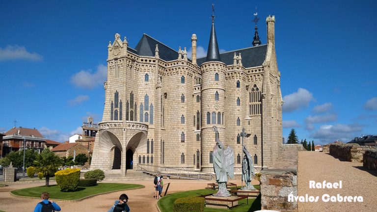 palaciogaudiastorga
